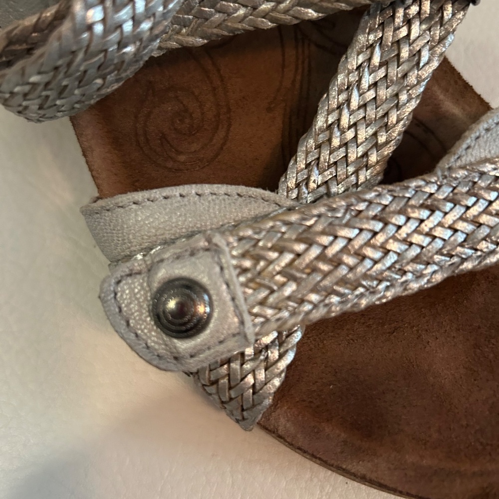 Taos Footwear Sandals Silver Size 6-6/2 - Picture 4 of 6